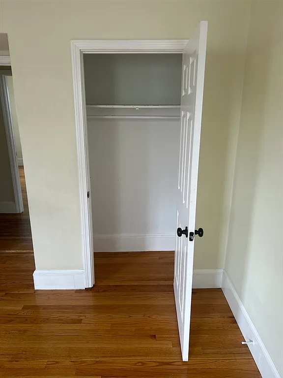 3 bed, 1.0 bath, 1400 sqft, $3,000 — Photo 4