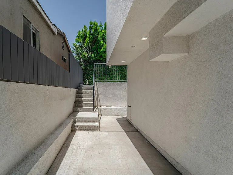 1321 Bates Ave #1323 — Photo 56