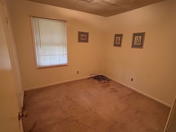 5th image of 1031 King Cir