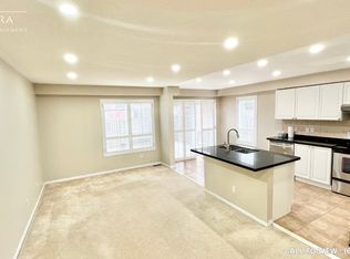 17 Presley Cres, Whitby, ON L1P0A3