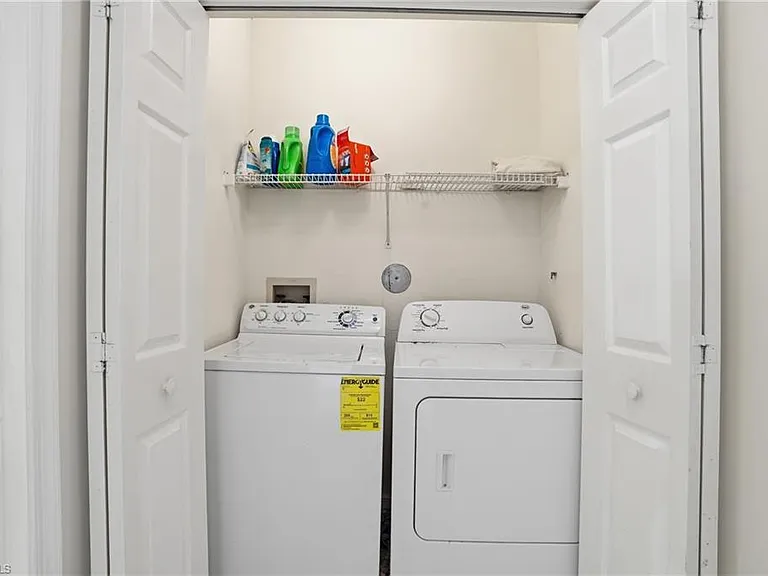 2460 Old Groves Rd #E-102 — Photo 19