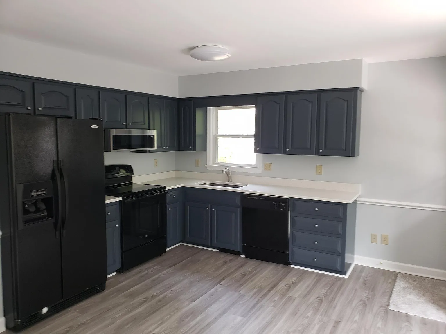 3 bed, 2053 sqft, $2,500 — Photo 2