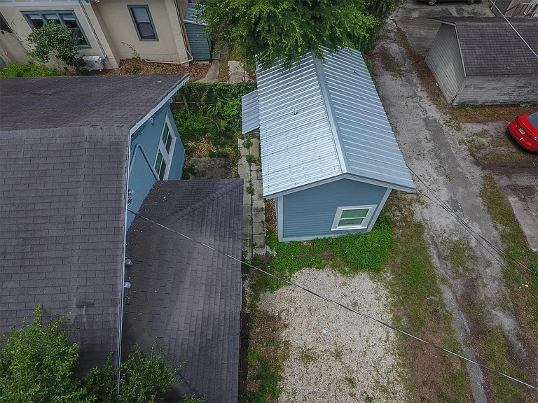 101 NW 7th Ter #10 — Photo 12