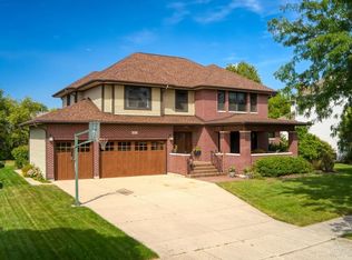 627 Ritter Dr, Batavia, IL 60510