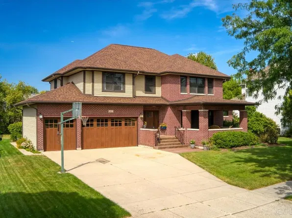 627 Ritter Dr, Batavia, IL 60510