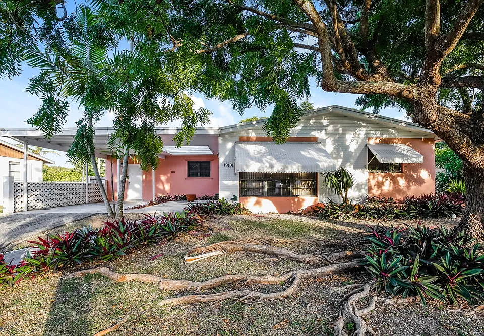 19101 SW 89th Ct