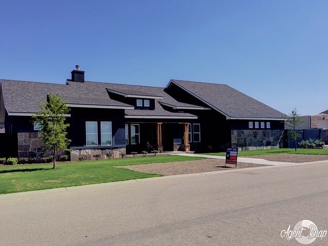 1st image of 32 Castle Oaks Dr