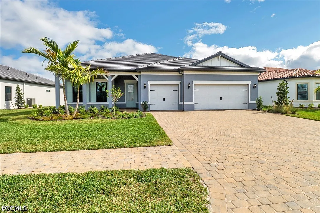 3 bed, 2.5 bath, 2269 sqft, $4,300 — Photo 1