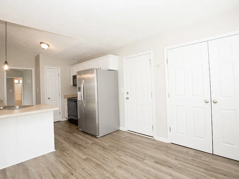 196 Lochwood Dr — Photo 19