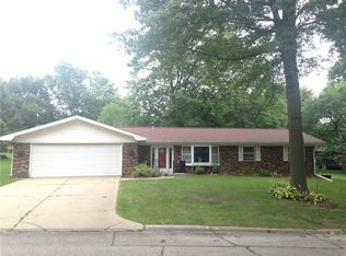 1350 Northwest Dr, Pella, IA 50219