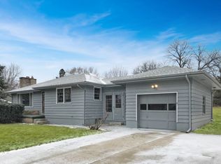 2706 Benson Gardens Blvd, Omaha, NE 68134