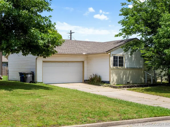 5883 E 22nd Pl S, Tulsa, OK 74114