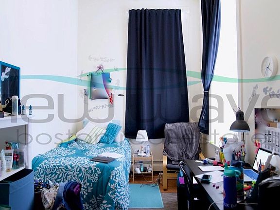 5th image of 133 Northampton St APT 201