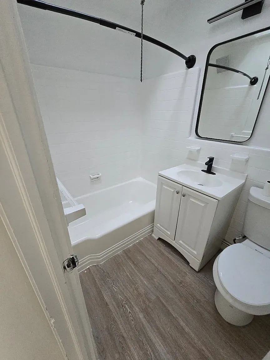 1 bed, 900 sqft, $1,295 — Photo 3