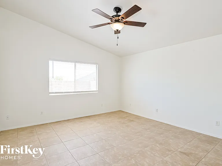 2367 W Rousseau St — Photo 12