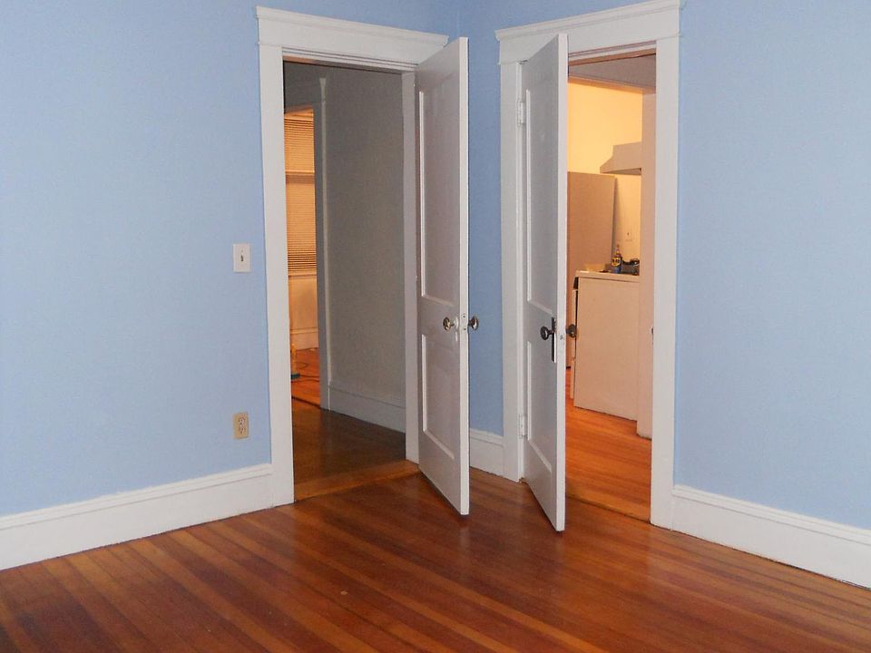 2nd image of 15 Exeter St