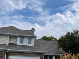 33003 N Stone Manor Dr, Grayslake, IL 60030