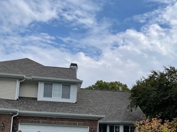 33003 N Stone Manor Dr, Grayslake, IL 60030