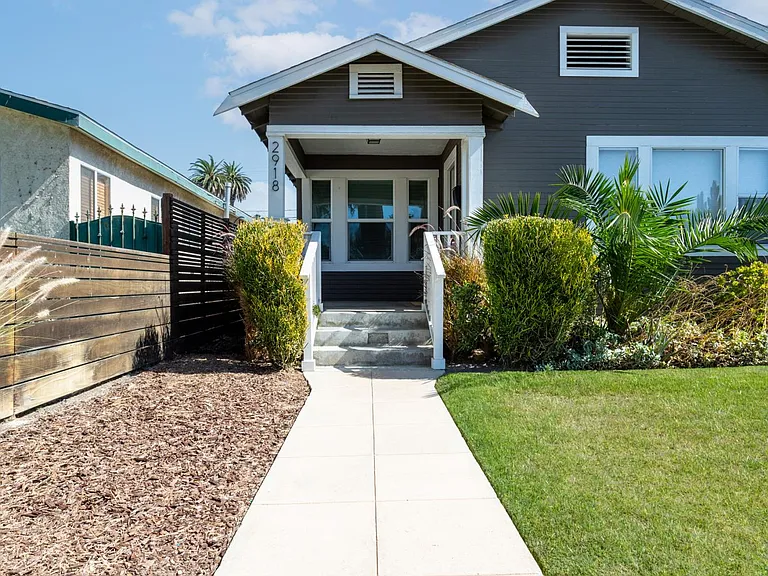 2918 S Harcourt Ave — Photo 32