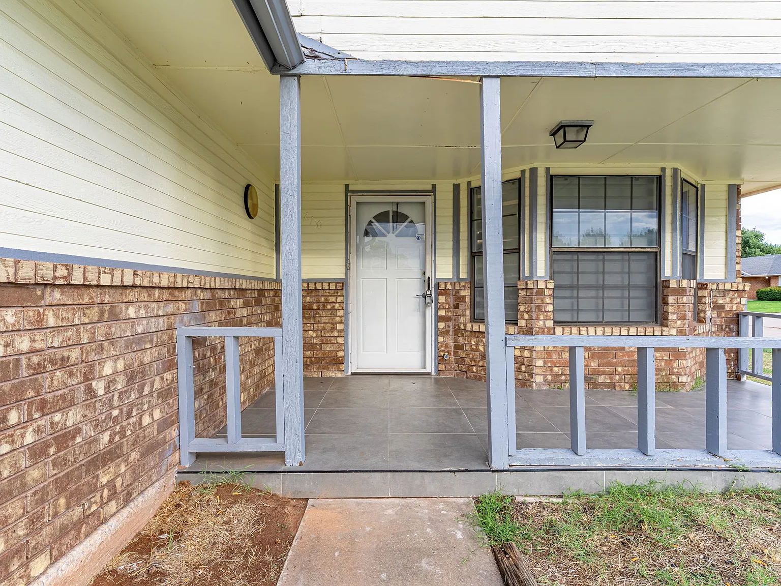 3 bed, 1500 sqft, $1,600 — Photo 2