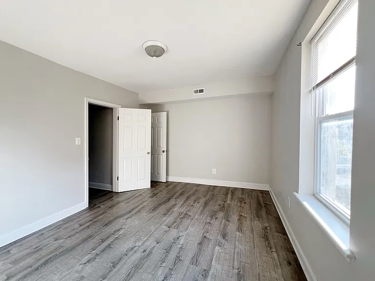 230 S 45th St #3 — Photo 4