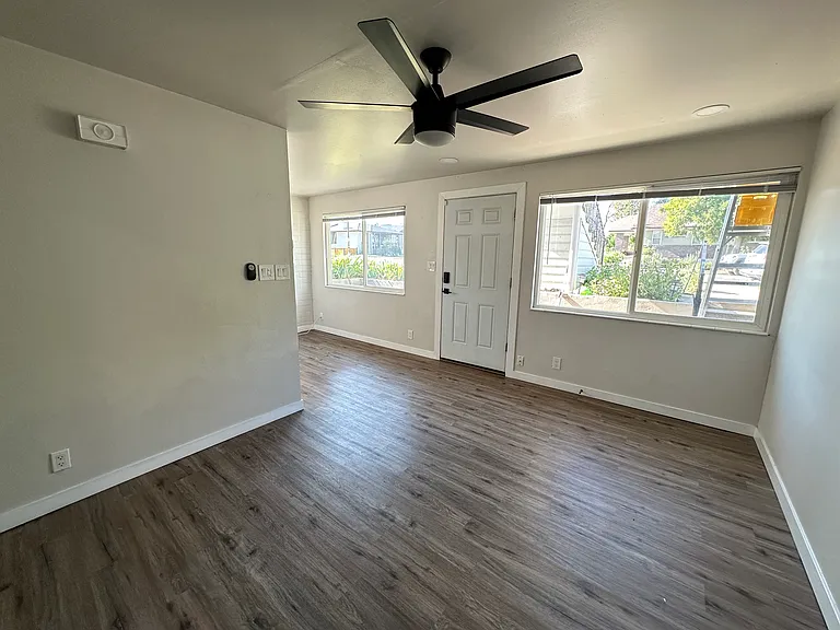 387 E Redondo Ave #387 — Photo 8