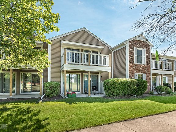 3rd image of 2049 Lancaster Cir APT 202-B