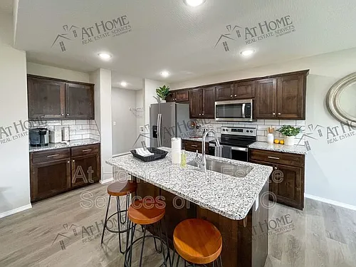 201 Rosalie St Photo 1