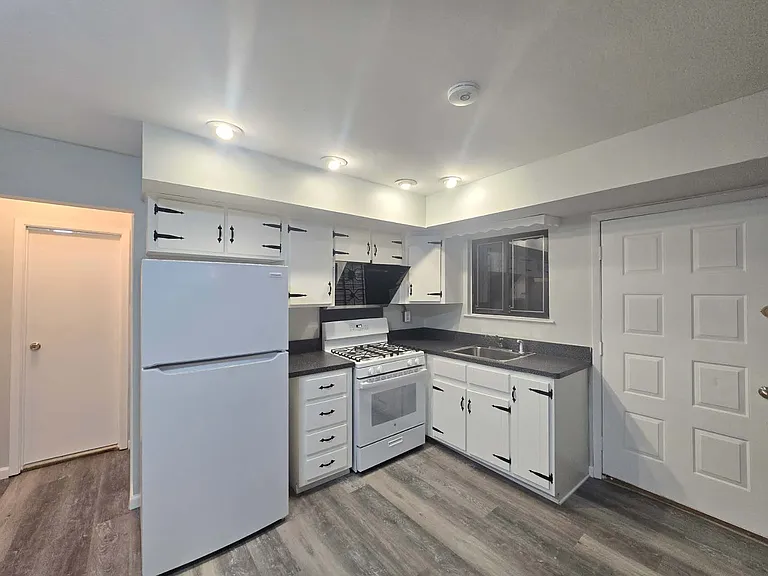 222 Monahan Ave #1 — Photo 9
