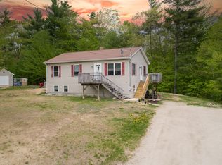 25 Hope Hill Dr, Hebron, ME 04238