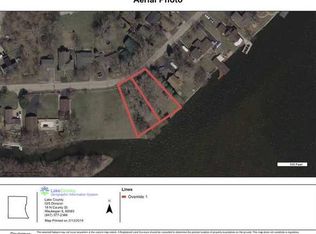 923 Fortress Dr, McHenry, IL 60050