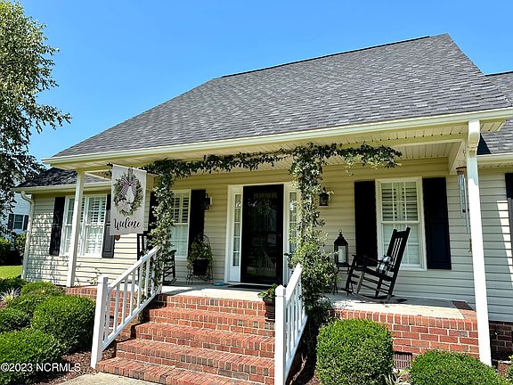 2nd image of 396 Stone Gate Drive