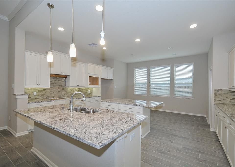 1st image of 6707 Greenwood Valley Pl