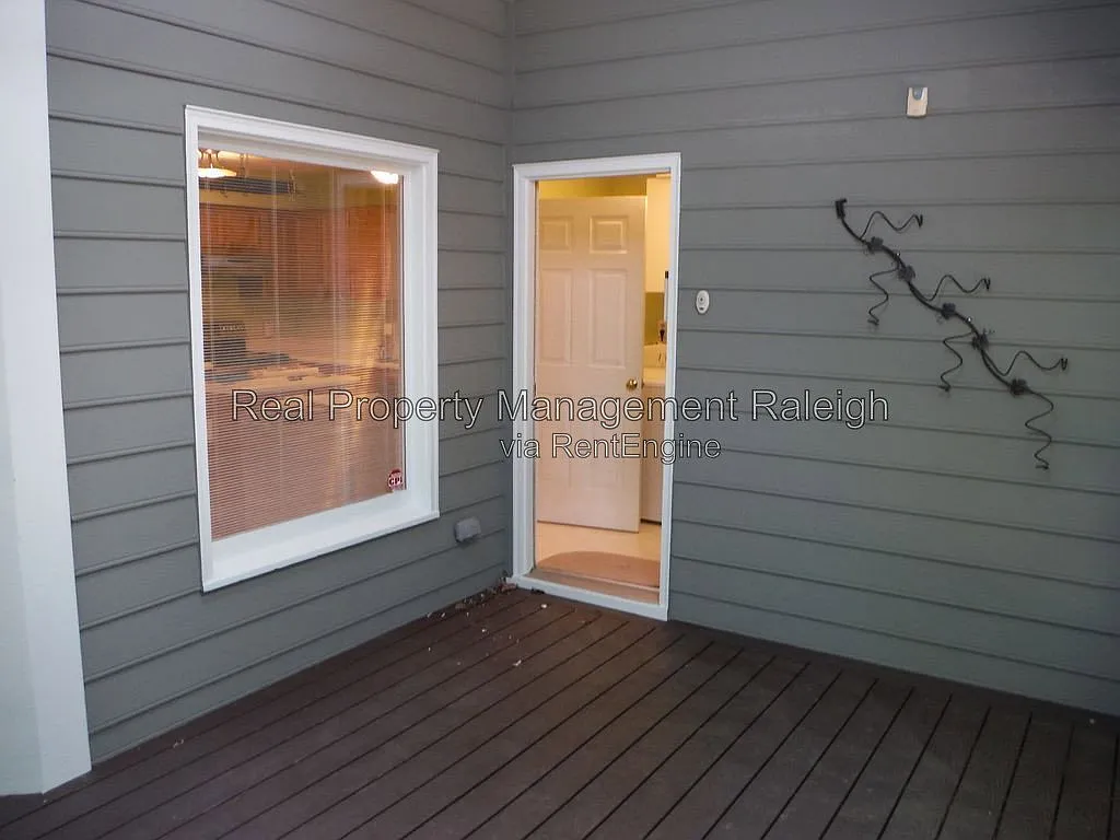 3 bed, 2.5 bath, 1530 sqft, $1,850 — Photo 3