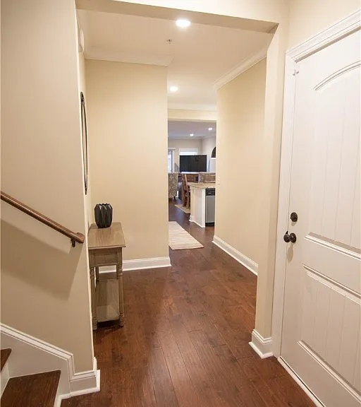 702 Mariners Cir — Photo 4