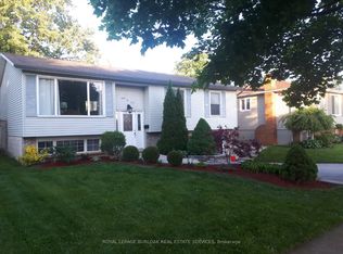 3140 Michael Cres #B, Burlington, ON