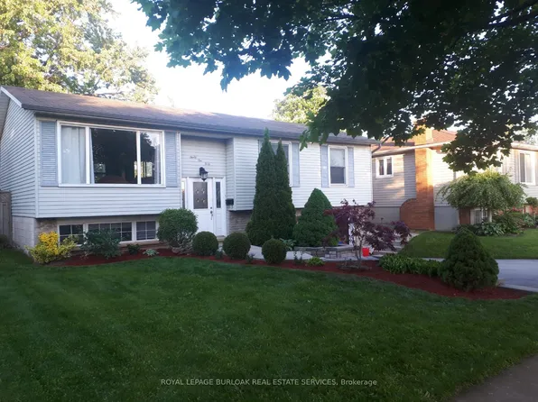 3140 Michael Cres #B, Burlington, ON L7M 1V4