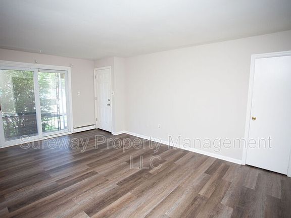 4th image of 147 Dartmouth Ave