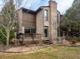 670 Greenhills Dr, Ann Arbor, MI