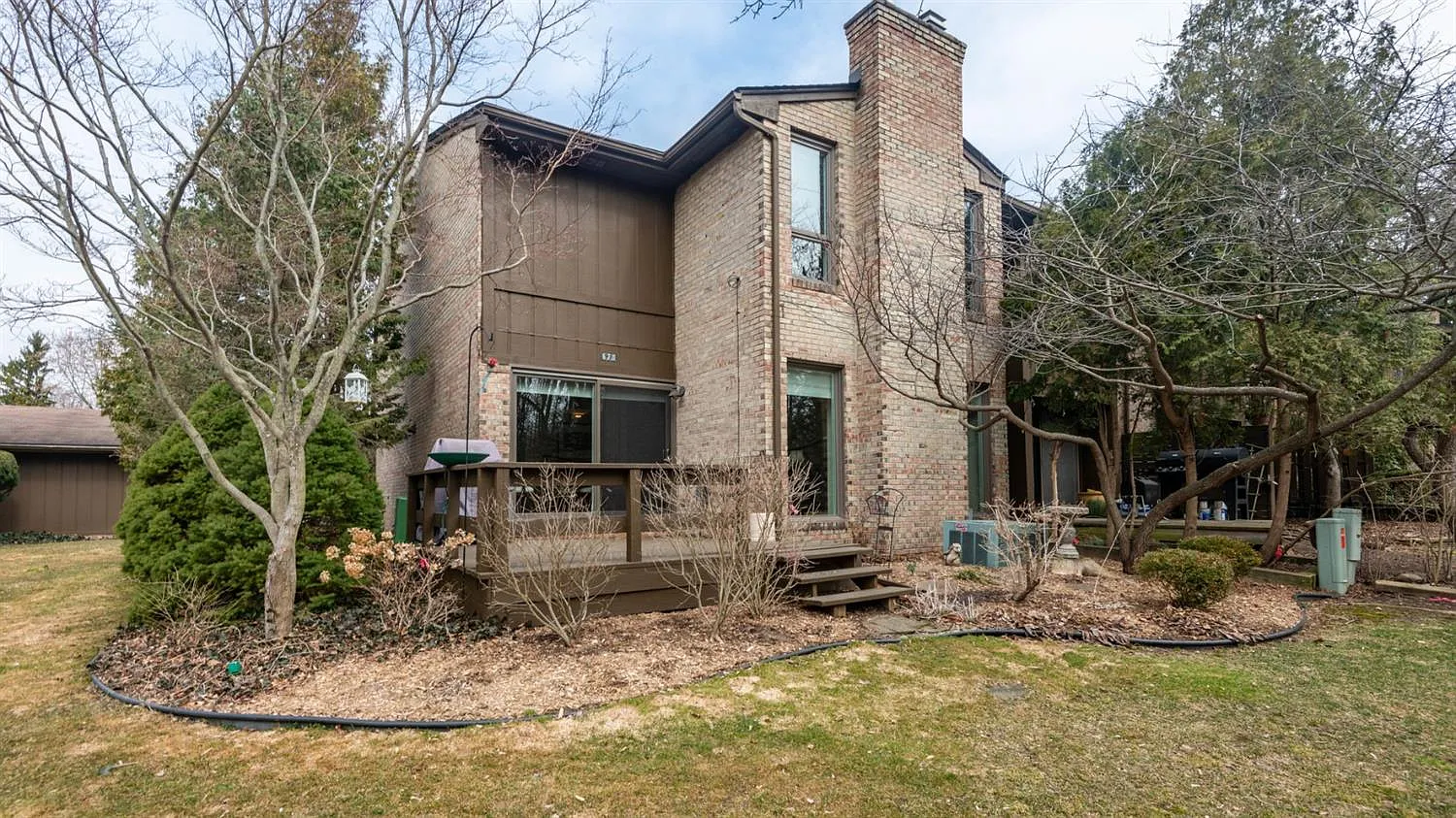 670 Greenhills Dr photo 1
