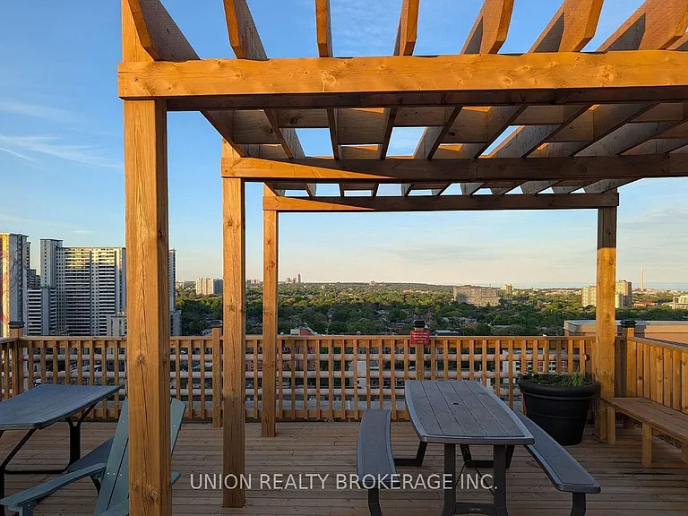 60 Homewood Ave #208 — Photo 32