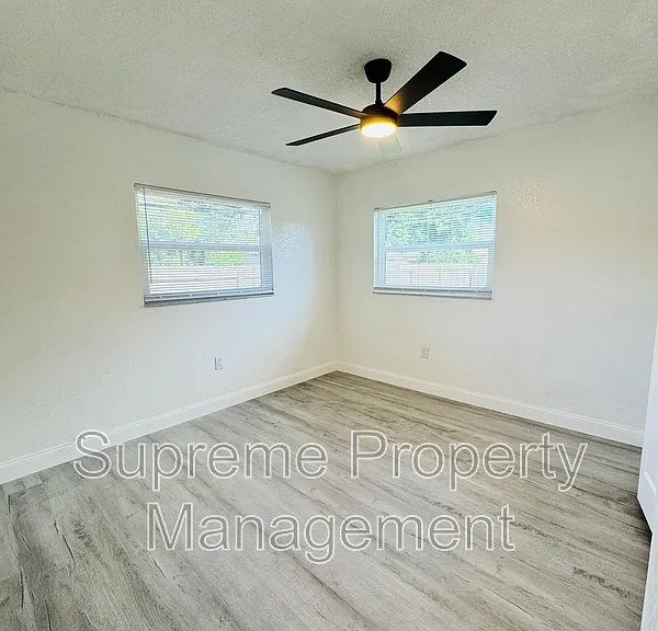 3154 Pine Tree Ave #2 — Photo 4