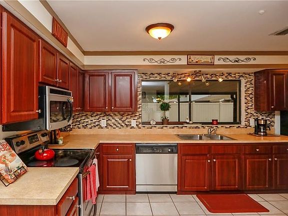 3rd image of 4026 Arroyo Ln