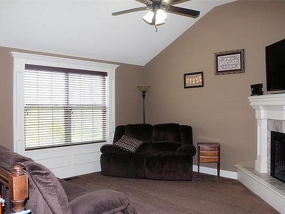 4th image of 15810 Morgan St