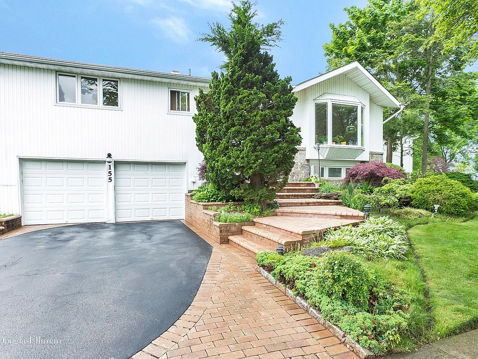 1st image of 155 Parkway Dr