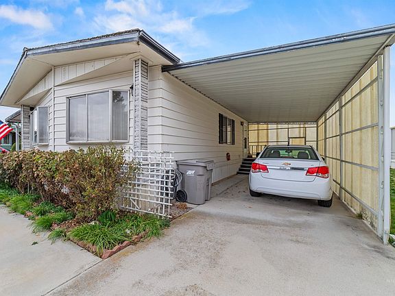 2nd image of 238 N Checola Cir