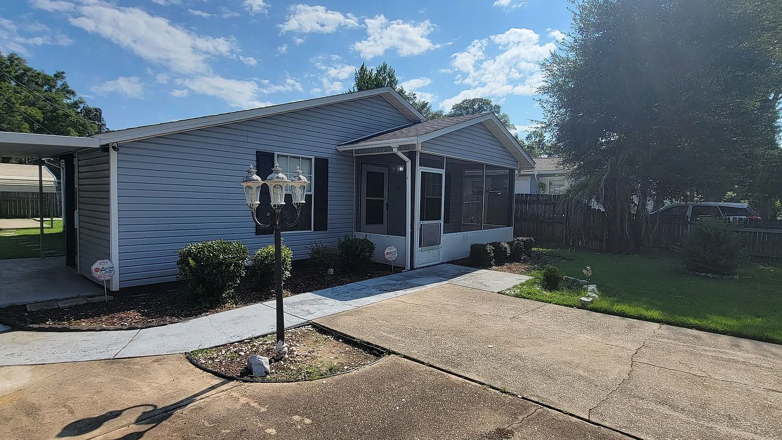 Charming three bedroom one bath home for rent. — Photo 4