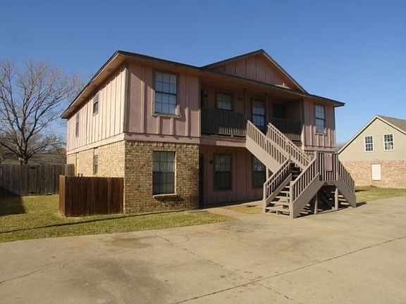 3rd image of 504 Kings Way Dr