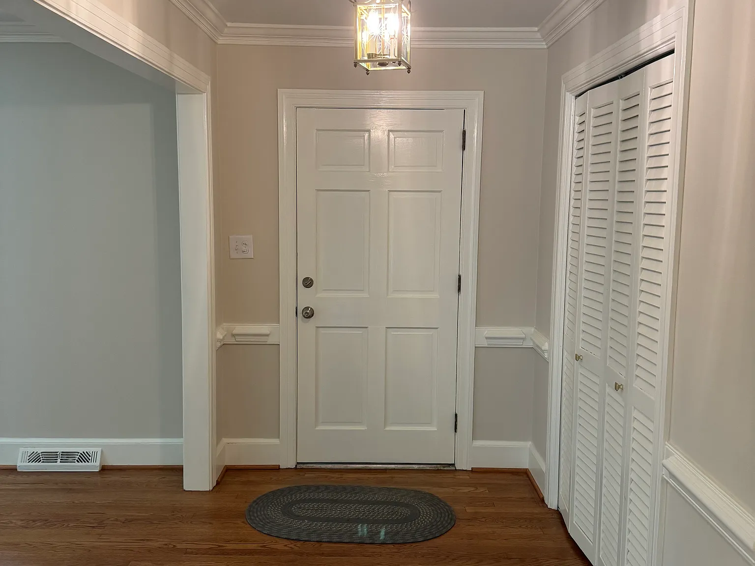 3 bed, 1881 sqft, $2,195 — Photo 3