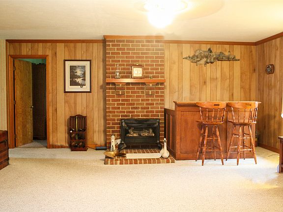 3rd image of 4518 Kellbunn Ln